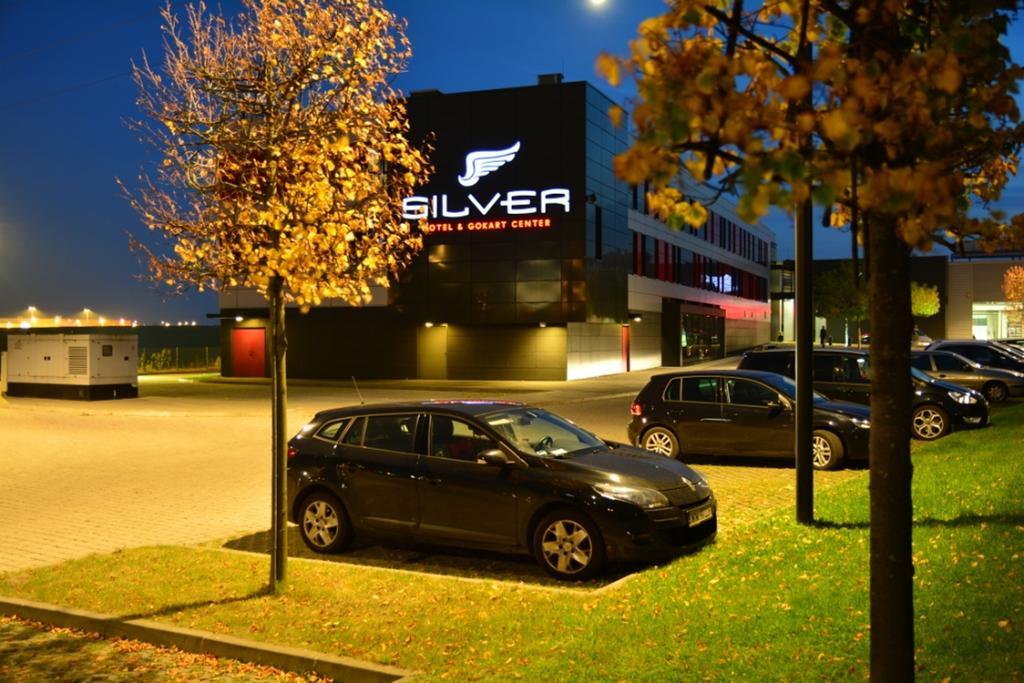 Silver Hotel & Gokart Center シュチェチン エクステリア 写真