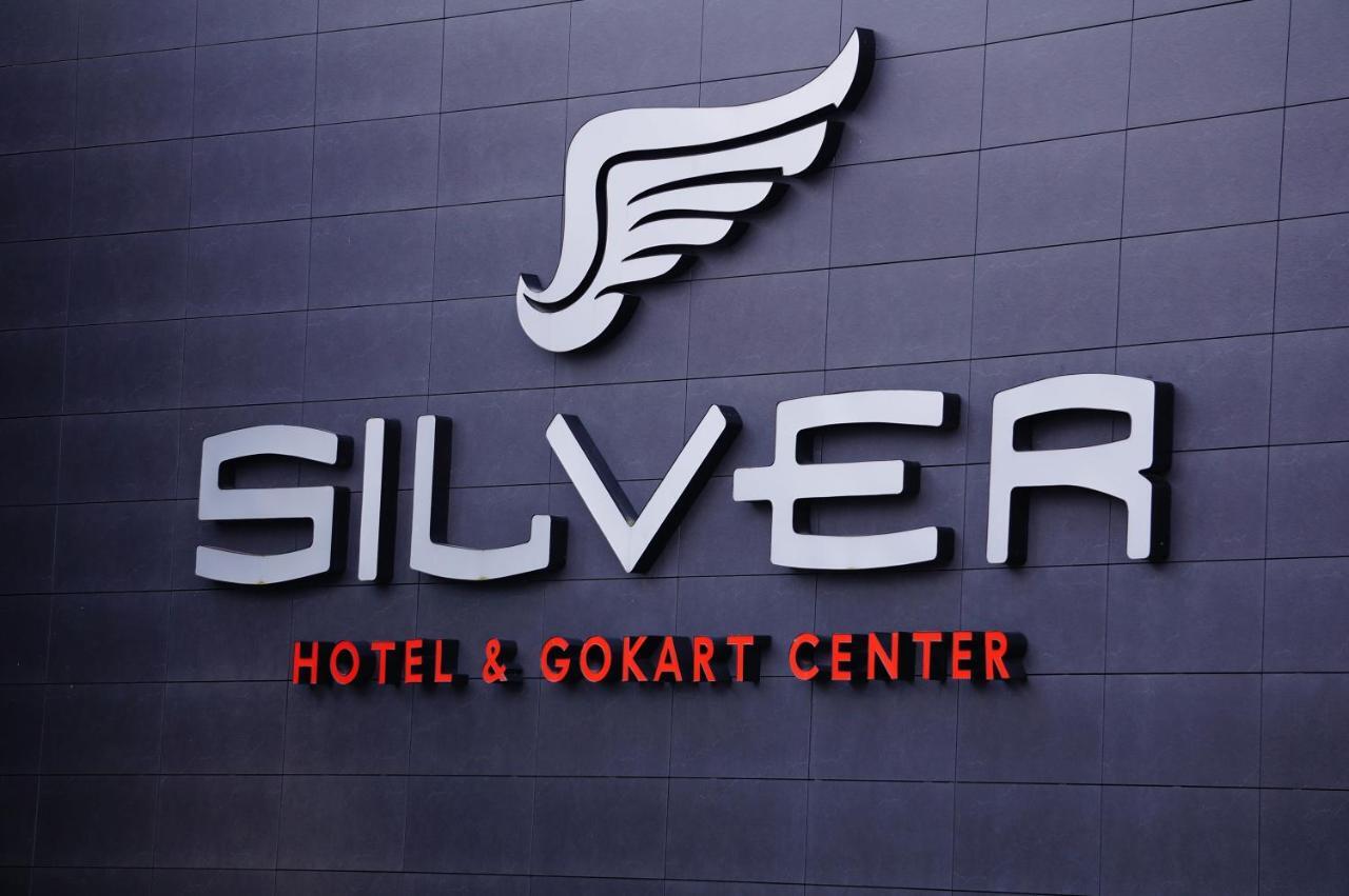 Silver Hotel & Gokart Center シュチェチン エクステリア 写真
